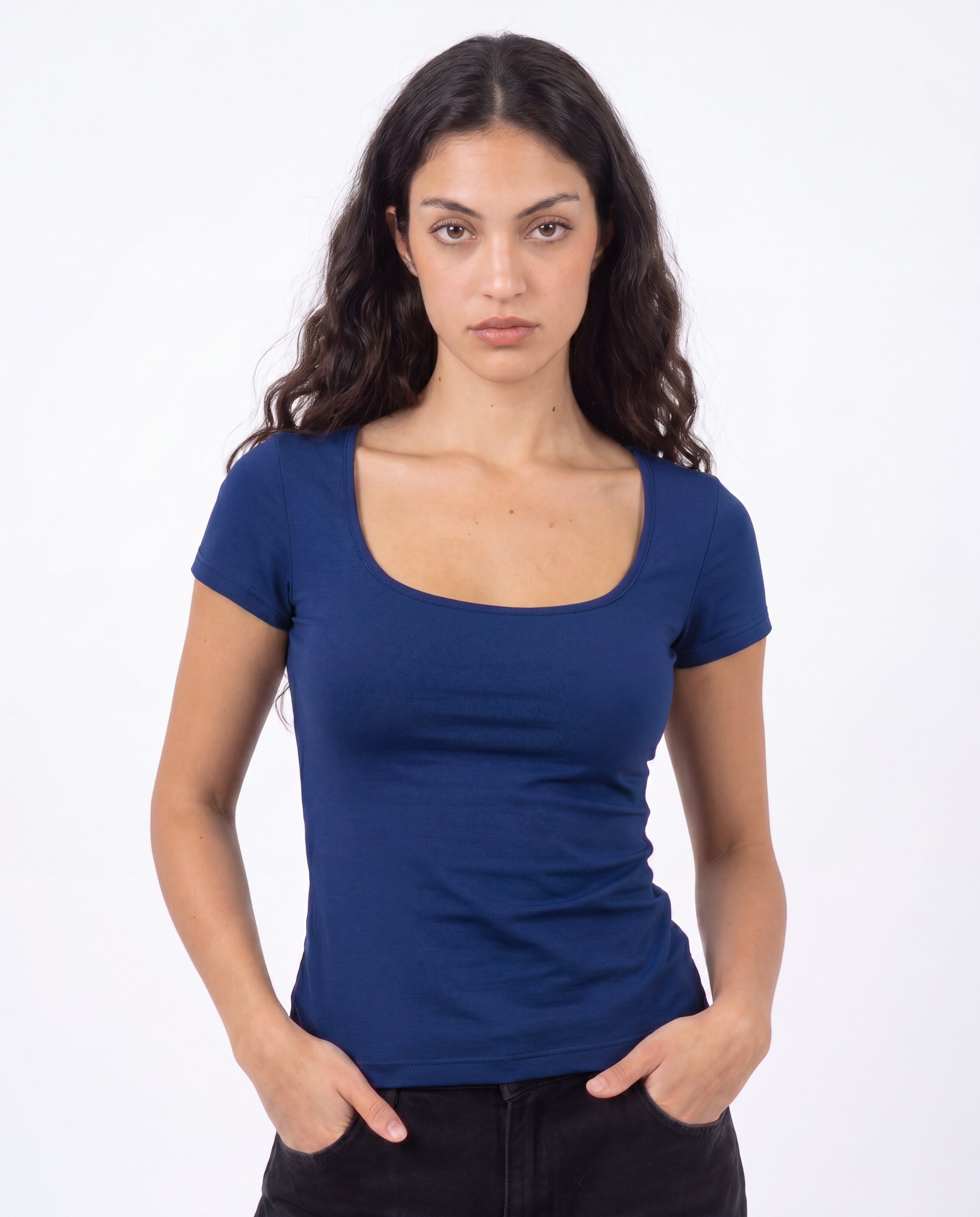 BASIC NAVY SQUARE TOP